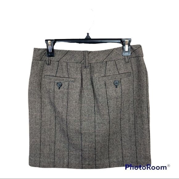EDDIE Bauer Wool Herringbone Skirt, size 4P - VGUC - Picture 2 of 9